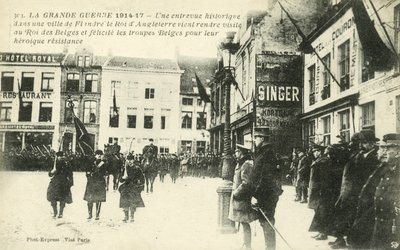 Kuningas Yrjö V ja kuningas Albert I vierailemassa kylässä Flanderissa (b/w kuva) tekijältä French Photographer
