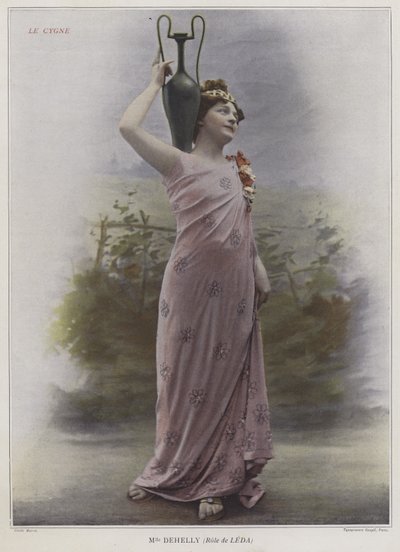 Mademoiselle Dehelly Ledana Le Cygnessä (värillinen kuva) tekijältä French Photographer