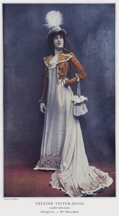 Mademoiselle Mitzy-Dalti Delvaporinena Cadet Rousselissa (värillinen kuva) tekijältä French Photographer