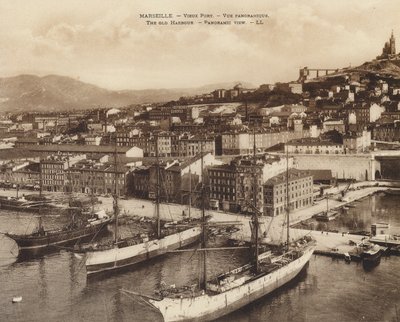 Marseille / Marseille: Vieux Port, panoraamanäkymä (s/w valokuva) tekijältä French Photographer