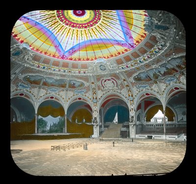 Pariisin näyttely: Salle des Fetes, 1900 (lyhtymäki) tekijältä French Photographer