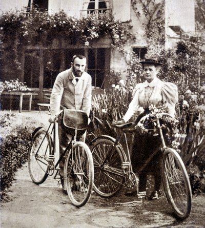 Pierre ja Marie Curie puutarhassaan 1895 tekijältä French Photographer