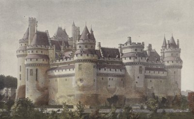 Pierrefonds, Chateau (näkymä Villers-Cotterets-tieltä) tekijältä French Photographer