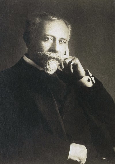 Ranskalaisen diplomaatin ja poliitikon Paul Cambonin (1843-1924) muotokuva. tekijältä French Photographer
