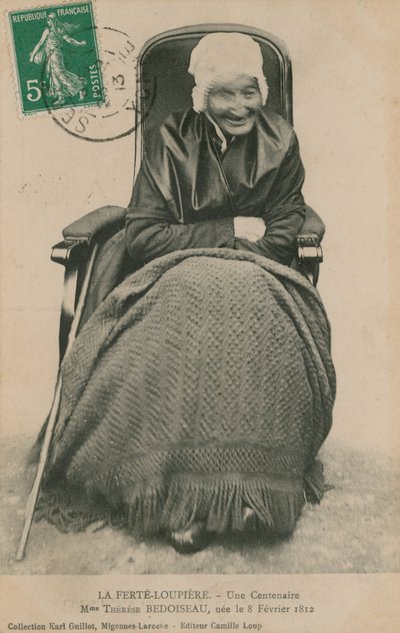 Satavuotiaan postikortti, Madame Therese Bedoiseau, La Ferte-Loupiere, 1913 tekijältä French Photographer
