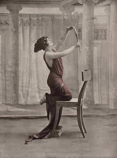 Regina Badet, ranskalainen komedianäyttelijä (värillinen kuva) tekijältä French Photographer