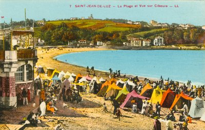 Saint-Jean-de-Luz, ranta ja näkymä Ciboureen (värikuva) (värikuva) tekijältä French Photographer