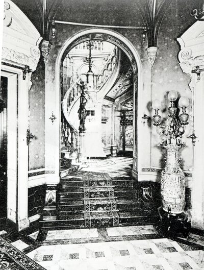 Eteinen ja Onyx-portaikko Hotel de Paivassa tekijältä French Photographer