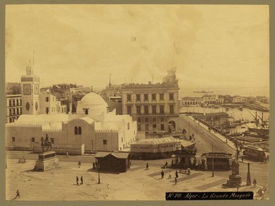 Näkymä Algerista - La Grande -moskeija, n. 1860-1900 (mv/w valokuva) tekijältä French Photographer