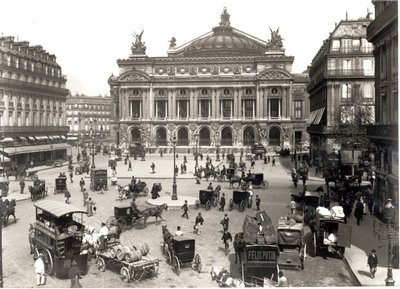 Näkymä Pariisin oopperatalolle, 1890-99 tekijältä French Photographer
