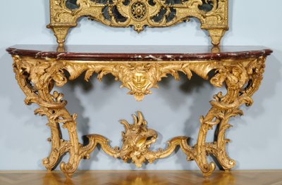 Konsolipöytä, suunnittelija Jules-Michel Hardouin (1635-1737), valmistaja Pierre Turpin ja Michel II Lange, n. 1725 (veistetty kullattu puu, marmorinen kansi (griotte de campan)) (katso myös 491455) tekijältä French School