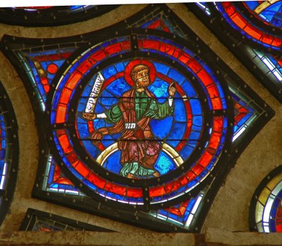 Yksityiskohta idästä ruusuikkunasta: St. Peter tekijältä French School