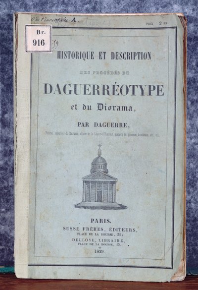 Daguerreotypen ja dioraman prosessien historia ja kuvaus, Daguerren ja Girouxin vuonna 1839 markkinoiman kameran mukana toimitettu käsikirja tekijältä French School