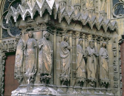 Jambfiguurit keskusportaalin vasemmalta puolelta, läntinen julkisivu, 1200-1300-luku tekijältä French School