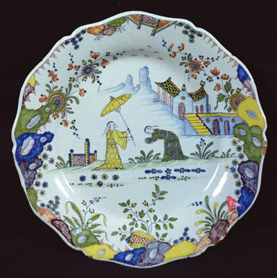 Chinoiserie-tyyliin koristeltu lautanen, valmistettu Rouenissa (keraaminen) tekijältä French School