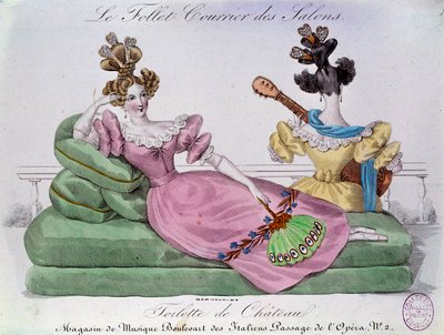 Romanttinen muoti: Chateau-wc. Kaksi naista, joilla on ylelliset hiustyylit canapen päällä. Kaiverrus 1800-luvulta. Pariisi, Musee Carnavalet tekijältä French School