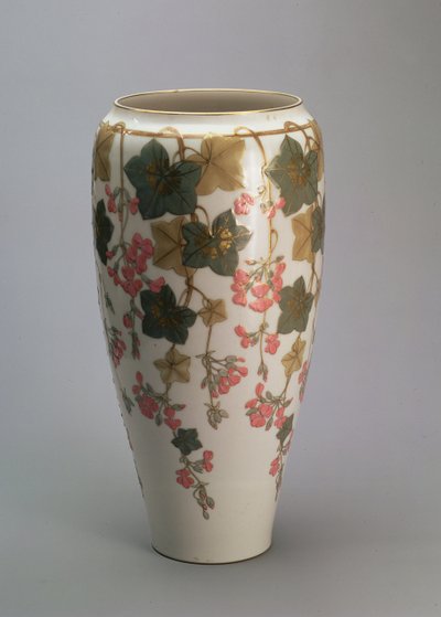Sevres-maljakko, overglaze-koristeella (posliini) tekijältä French School