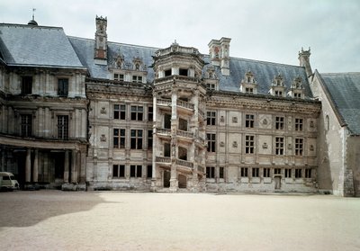 Francois I -siiven kaakkoisjulkisivu tekijältä French School