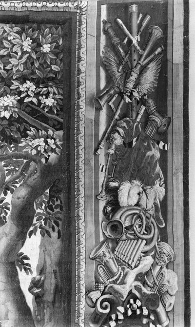 The Seasons kuvakudos, reunus, musiikki-instrumentit, n.1670, Gobelins Factory (yksityiskohta) tekijältä French School