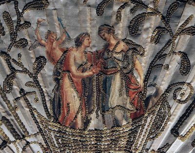 Venus ja Juno, yksityiskohta silkkilehdestä käsiviuhkassa, kirjontaa ja paljetteja, hopealla lävistetty lävistetty luinen suojuskeppi. tekijältä French School
