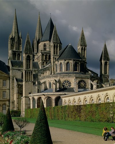 Näkymä benediktiiniläisluostariin idästä, 1000-1100-luvuilla tekijältä French School