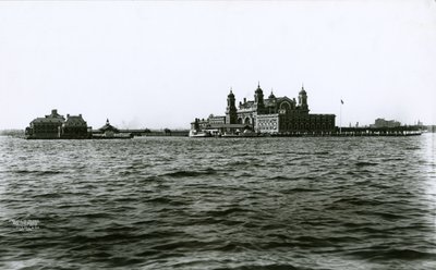 Ellis Island, New Yorkin satama, 1903 tekijältä G.P. Hall und Sohn