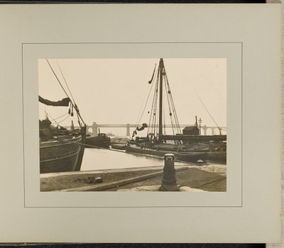 Runcorn - Old Quay Docks tekijältä G. Herbert and Horace C. Bayley