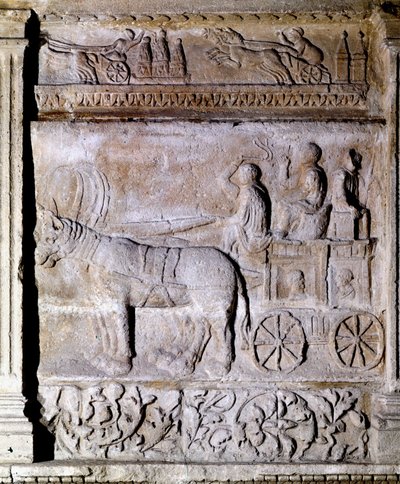 Matala kohokuvio gallo-roomalaisesta ajasta, jossa on hevosten ampuma vaunu, joka kuljettaa matkustajia. Avignon, Musee Calvet tekijältä Gallo Roman Gallo Roman