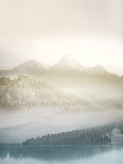Misty Mountain Forest Lake tekijältä Gemma Bardot