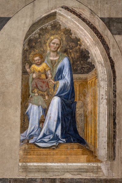Sisustus: "Tronisoitu Madonna lapsen ja enkelien kanssa", kirjoittanut Gentile da Fabriano tekijältä Gentile da Fabriano