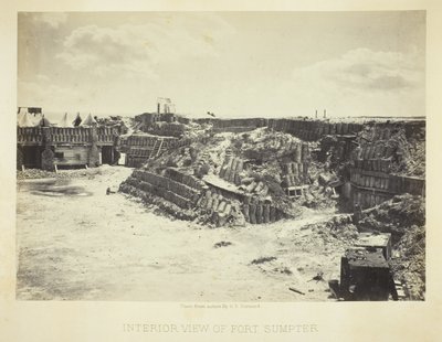Fort Sumpterin sisäkuva tekijältä George N. Barnard