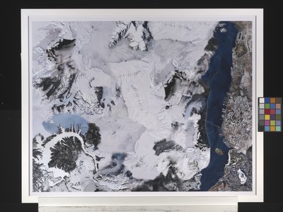 San Sri Copenkikiqaqaafallindasiscobuslanderzefoxporeberinlankmeccalibertyartic Strait Glacier (yhdistelmävalokuvaus) tekijältä George Thompson Hobbs