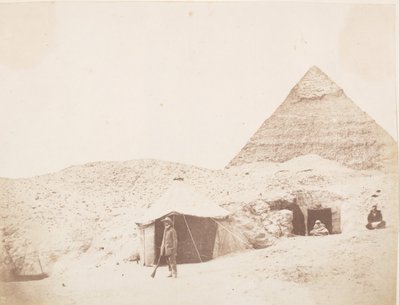 Valokuvaaja ennen telttaansa Khafre Chephrenin pyramidin paikalla, 1851. tekijältä George Wilson Bridges