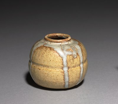 Pieni ruukku, noin 1900 tekijältä Georges Hoentschel