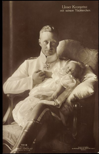 Kruununprinssi Friedrich Wilhelm tyttären kanssa, Liersch 7518 tekijältä German Photographer