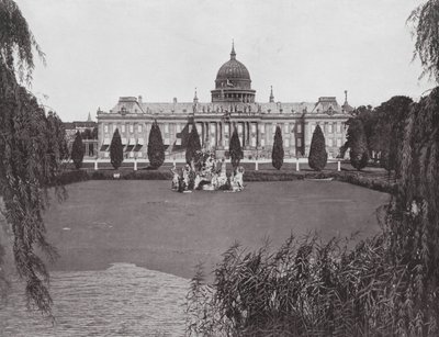 Potsdam, kaupungintalo ja Neptunuksen suihkulähde (s/w kuva) tekijältä German Photographer