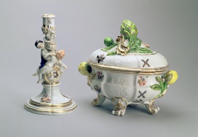 Kynttilänjalka ja katettu kulho St. Andrew Servicestä, Meissen, 1744-5 (posliini) tekijältä German School