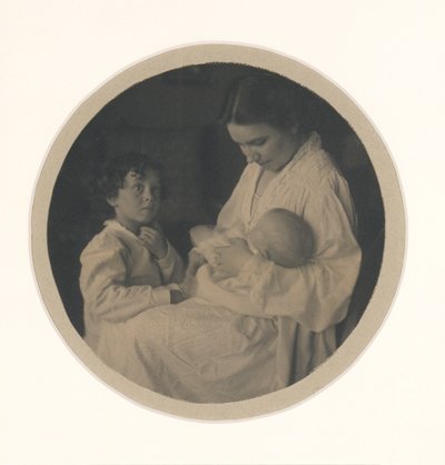 Nancy, Paul (3 1/2-vuotiaana) ja Claire (5 kk:n ikäisenä). tekijältä Gertrude Käsebier