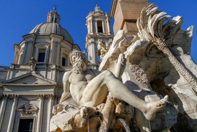 Ganges-joen personifikaatio, yksityiskohta Neljän joen suihkulähteestä tekijältä Gian Lorenzo Bernini