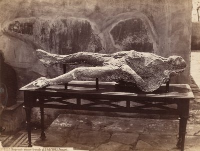 Ihmisen jalanjäljet, Pompeji [Ihmisen näyttelijä, Pompei] tekijältä Giorgio Sommer