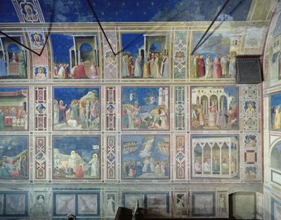 Näkymä pohjoiselle seinälle, joka kuvaa kohtauksia Neitsyen elämästä ja Kristuksen elämästä, n. 1305 tekijältä Giotto di Bondone