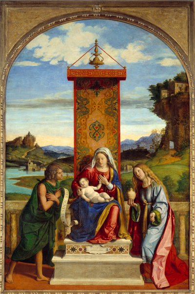 Neitsytellä on lapsi Pyhän Johannes Kastajan ja Pyhän Maria Magdaleenan välillä. Cima Da Coneglianon (1459-1517) maalaus tekijältä Giovanni Battista Cima da Conegliano