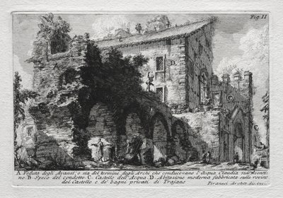 Näkymä jäännöksistä tai molemmista Acqua Giulian johtaneiden holvikaarien päästä tekijältä Giovanni Battista Piranesi