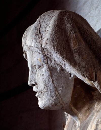 Neitsyt lapsen kanssa. Yksityiskohta (marmoriveistos tekijältä Giovanni Pisano