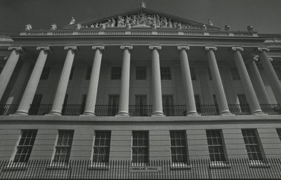 Cumberland Terrace, Regents Park, Lontoo 1950-luku tekijältä Godfrey Macdominic