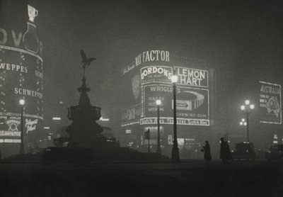 Piccadilly Circus 1950-luku tekijältä Godfrey Macdominic