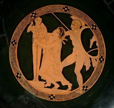 Ullakon punahahmoinen kuppi, joka kuvaa Cassandraa, jota Ajax jahtasi etsimässä turvaa Athenan ksoanonilta, noin 430 eKr. (keramiikka) tekijältä Greek