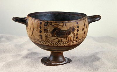 Mustahahmoinen kotyle, n. 600-500 eKr. (keraaminen) (katso myös 307544 ja 307545) tekijältä Greek