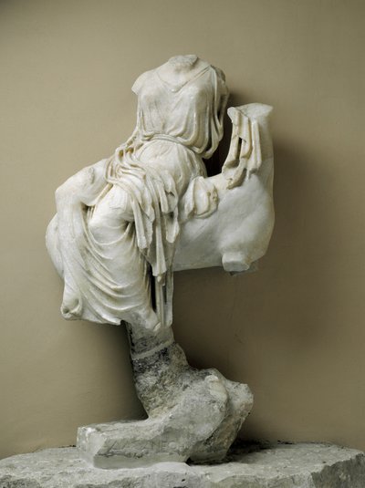 Naispatsas lahjana, Sorrentosta tekijältä Greek