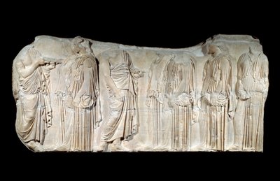 Kreikkalainen taide: fragmentti Parthenonin friisistä: Suurten Panathenees-juhlan kulkue: valtuuttajat ja ergastiinit. Klassinen aikakausi. Pariisi, Louvre-museo tekijältä Greek School